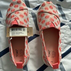 Girls Toms Pink Floral Flats Slip-On Shoes